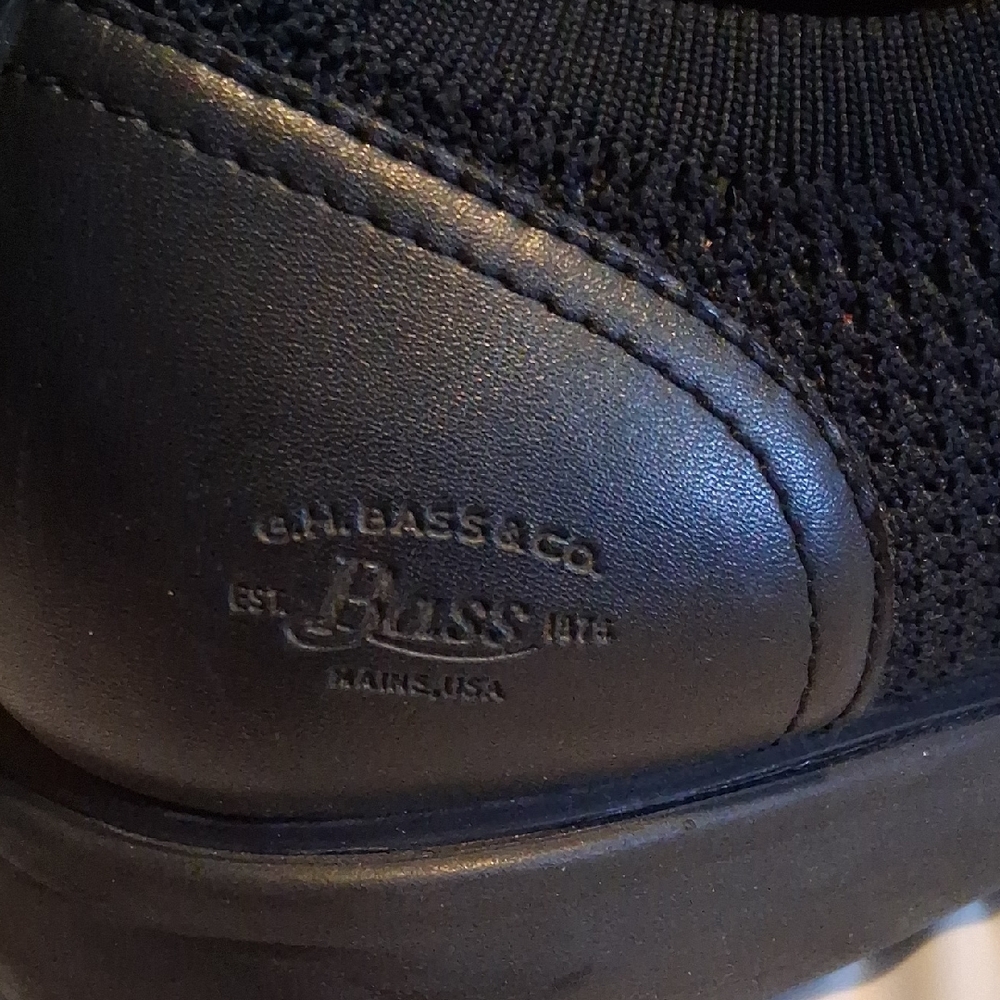 G.H. Bass & Co. Black Leather Sneakers with Seamless Design